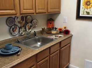 4676/1E3 Albany Post Rd, Hyde Park, NY 12538