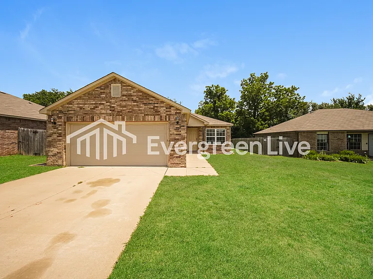 1850 Bliss Cir — Photo 1