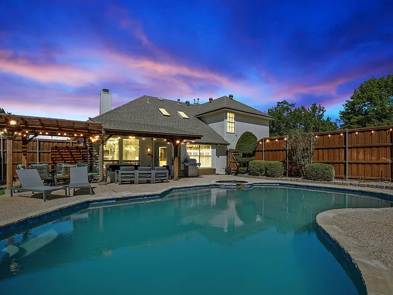 922 Blackstone Dr — Photo 42