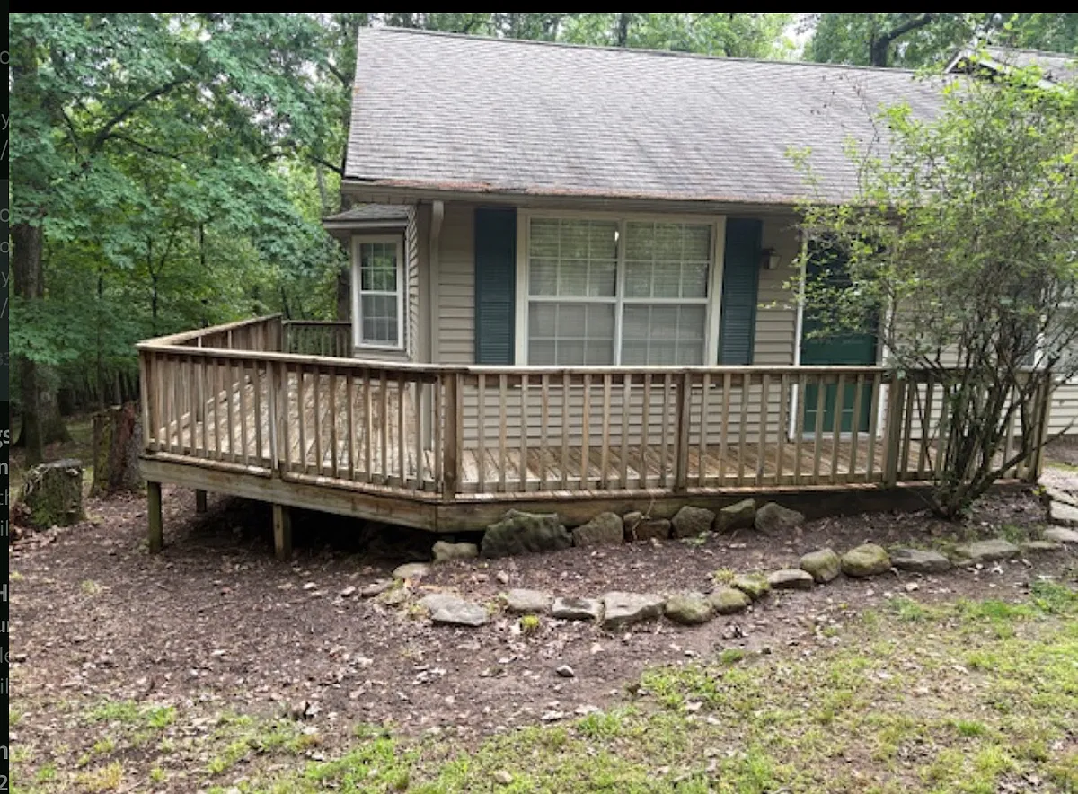 Building Photo - Dogwood Dr
