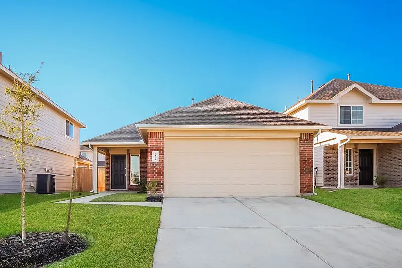 2525 Grayling Dr