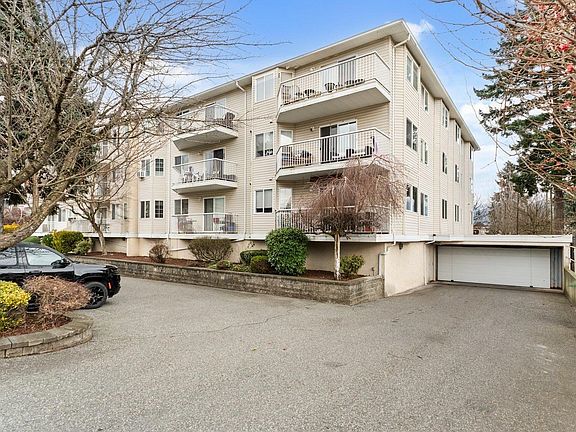 3rd image of 8934 Mary St #103