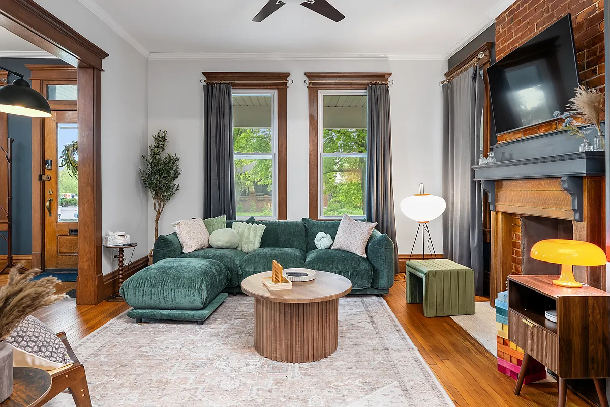 Living Room - 1460 Eastwood Ave
