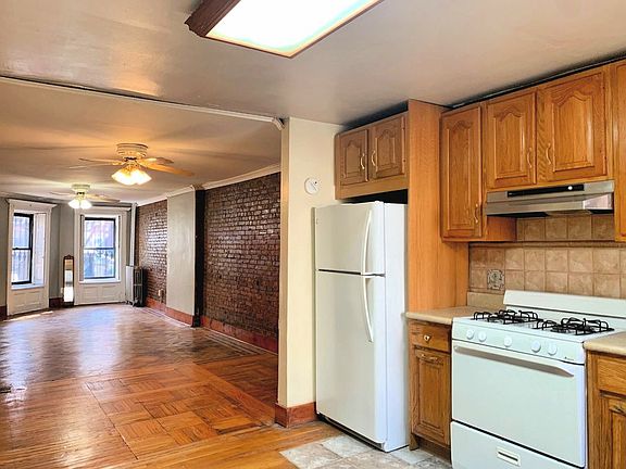 4th image of 219 Macdonough St APT 1