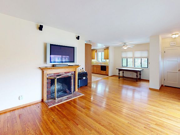 3rd image of 4746 Hayman Ave