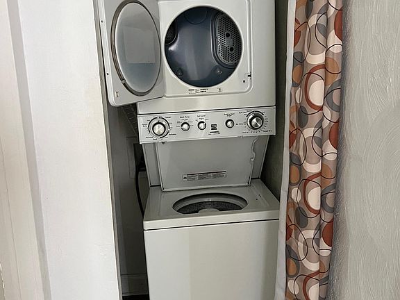 4th image of 2113 Lafayette Blvd Unit B