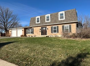 841 S Grove Ave, Barrington, IL