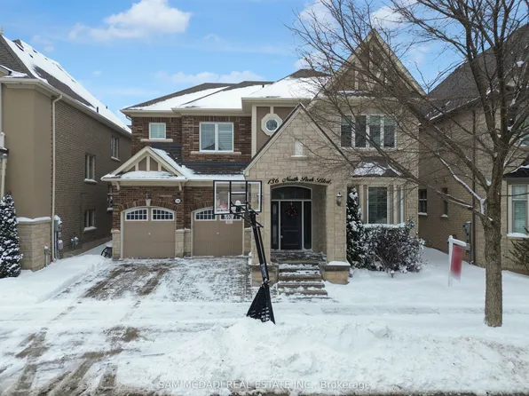 136 N Park Blvd, Oakville, ON L6M 0W6