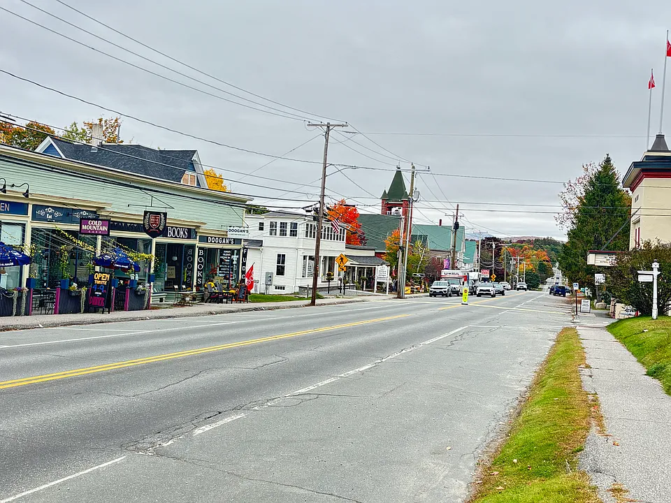 2016 Main St