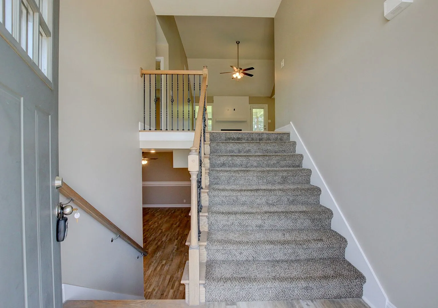 What a monsterous house. Wow — Photo 2