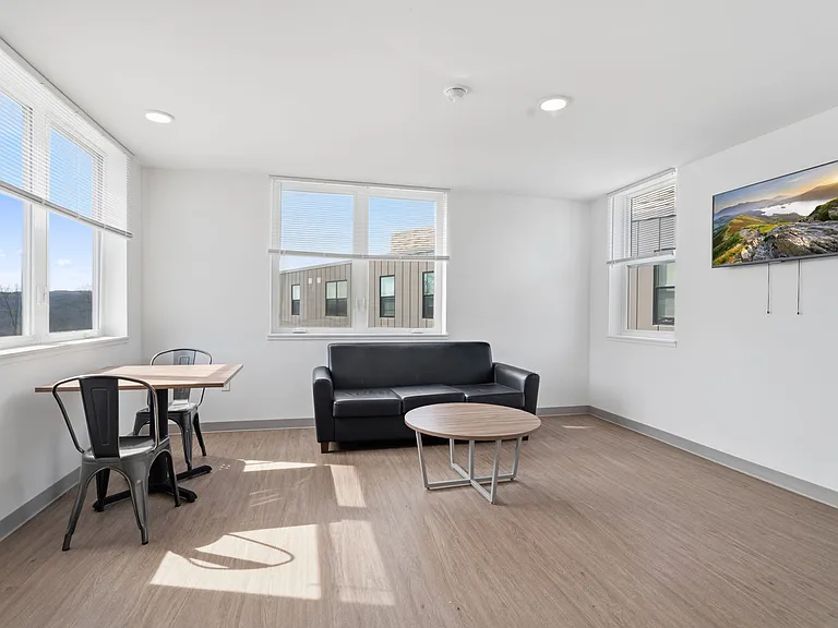 The Outlook Apartments — Photo 68