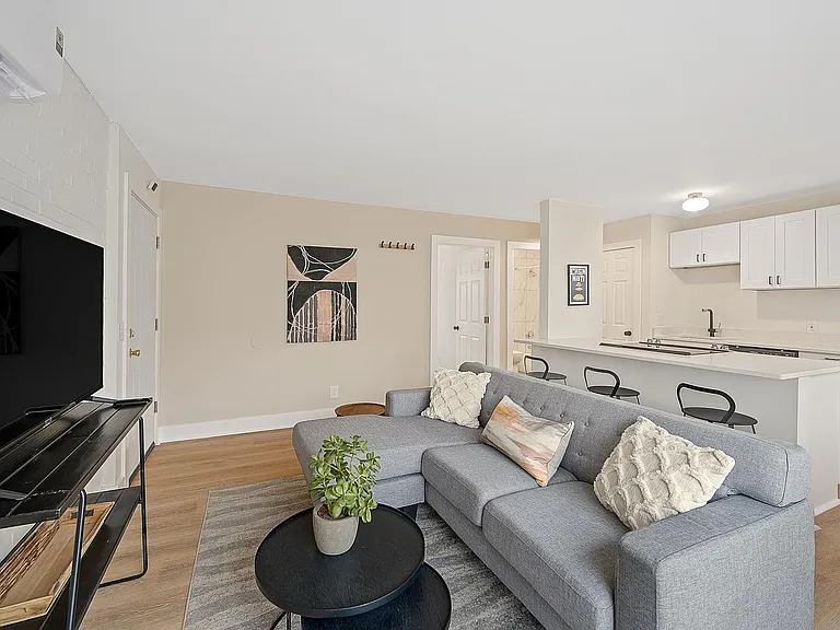 539 Hale Ave #1 — Photo 6