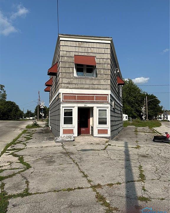 1st image of 251 Sandusky St