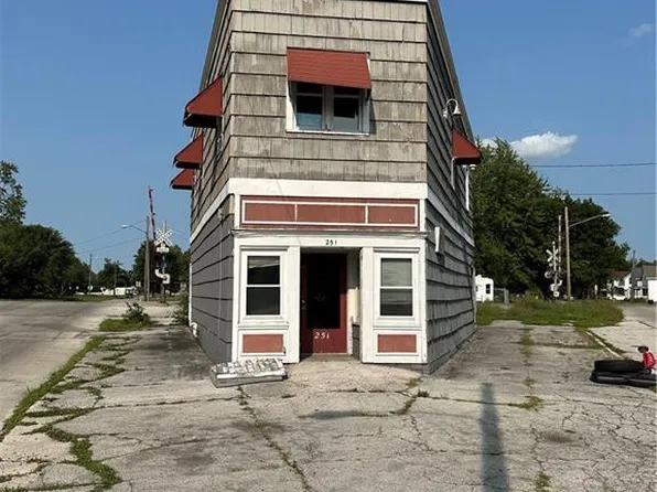251 Sandusky St, Fostoria, OH 44830