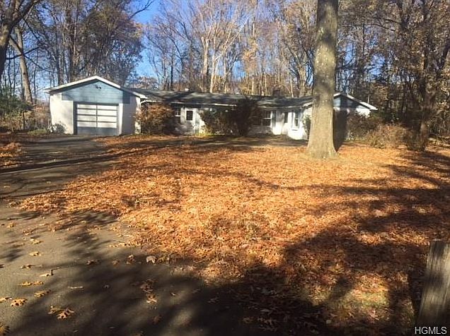 1st image of 6 Woodland Pl