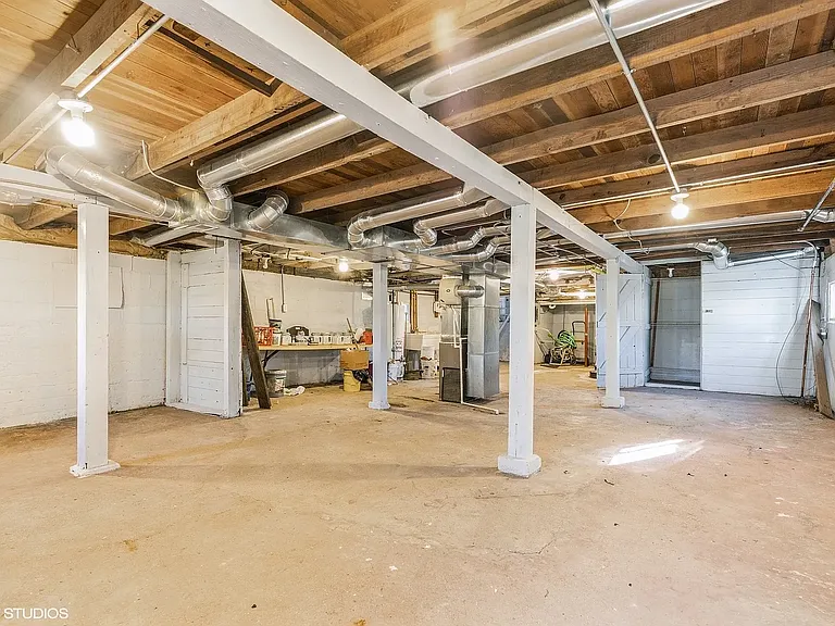 225 S Channel Dr — Photo 17
