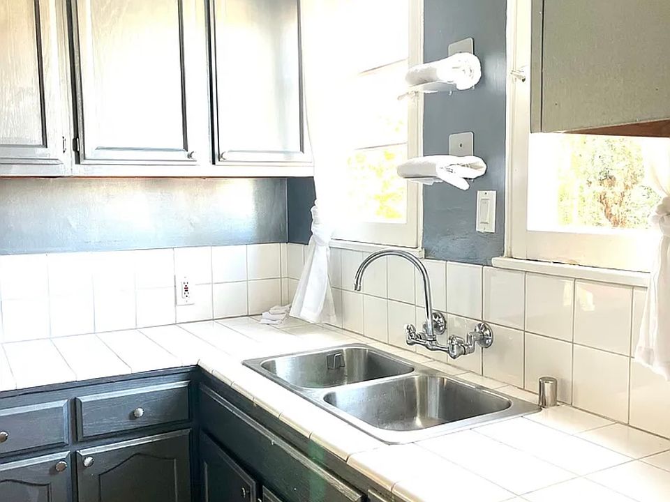 1st image of 148 N Swall Dr #2