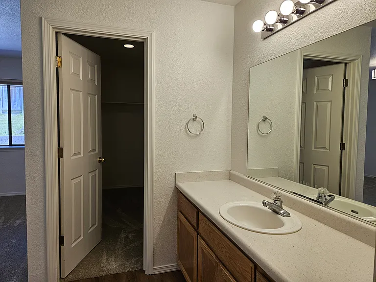 223 Bear Springs Rd #B — Photo 17