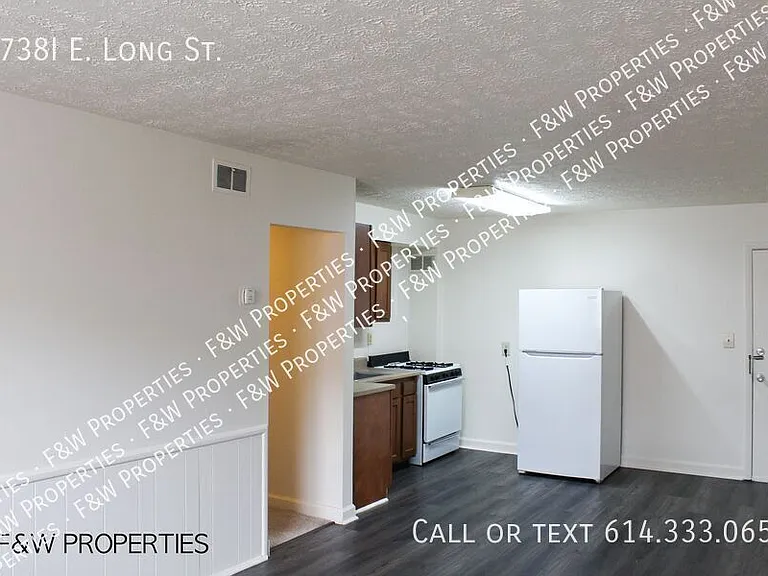 1738I E Long St — Photo 17
