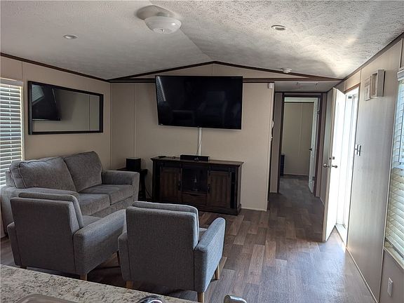 5th image of 1919 Coral Isle Dr