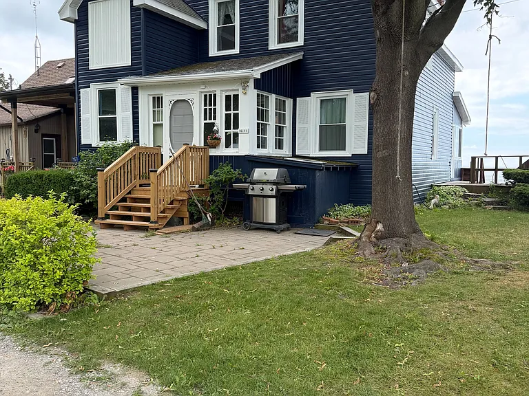 11611 Beach Rd W — Photo 3