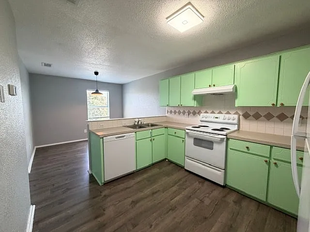2702 Garland Dr — Photo 15