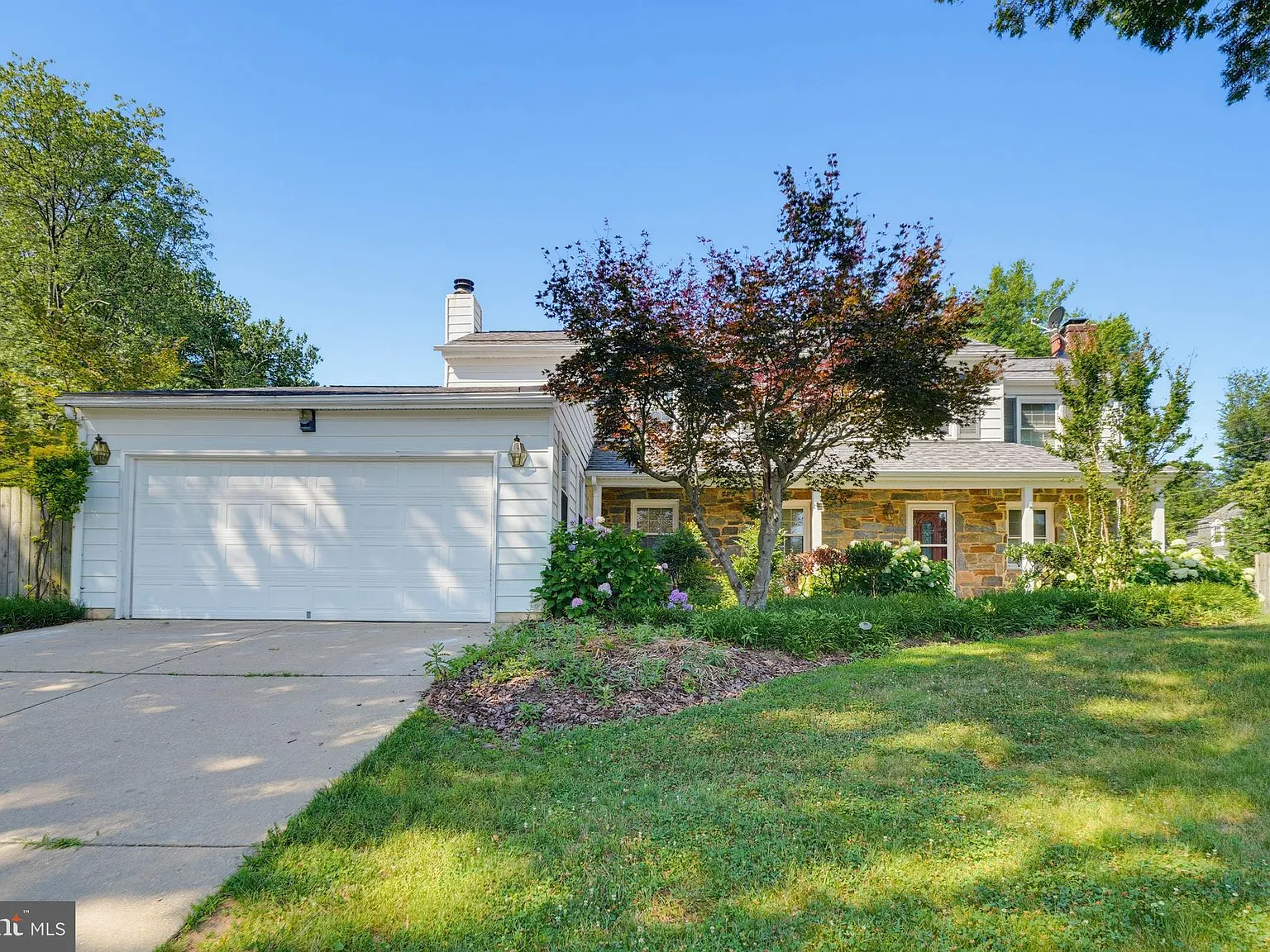 4 bed, 3.5 bath, 2826 sqft, $3,875 — Photo 2