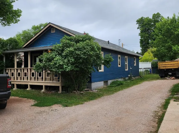 2031 Elmhurst Dr, Rapid City, SD 57702