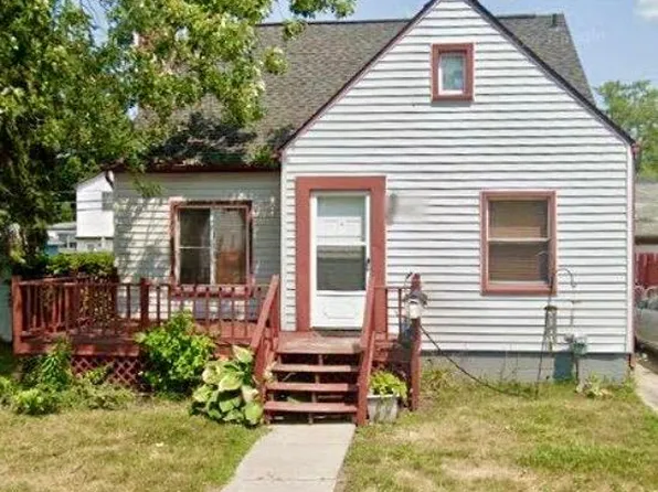 22427 Hanson Ct, Saint Clair Shores, MI 48080