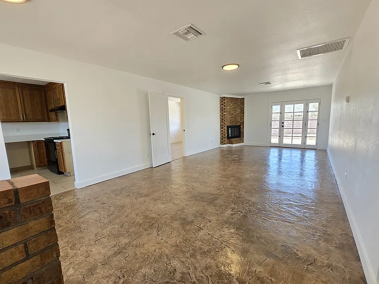 1731 E Redfield Rd — Photo 21