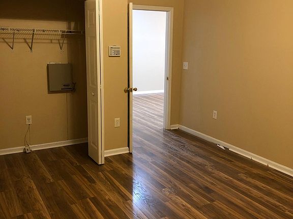 5th image of 8210 Green Parrot Rd