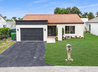 Springtree Lakes, Sunrise, FL 33351