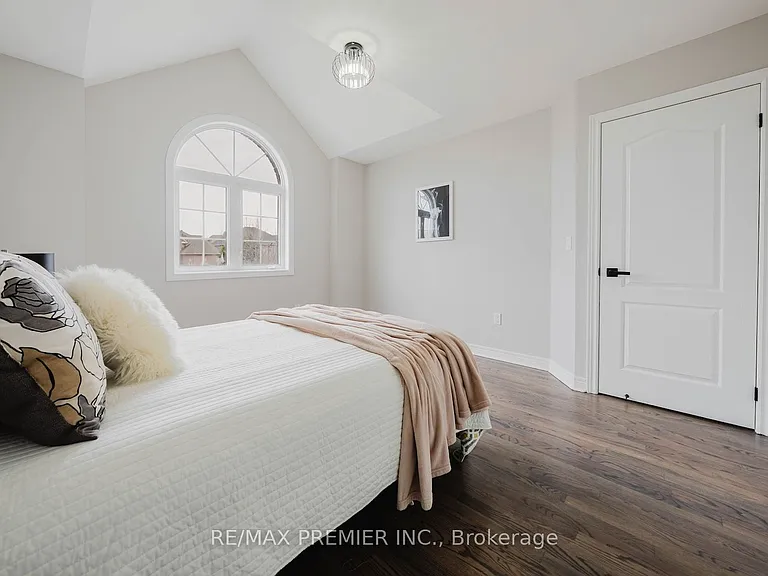 16 Saint Michele Pl #UPPER — Photo 34