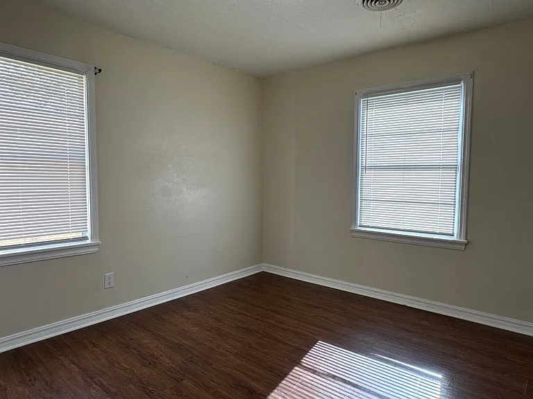1503 NW 18th St — Photo 9