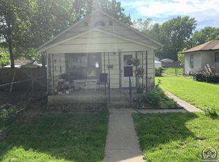 1007 NE Oakland Ave, Topeka, KS 66616