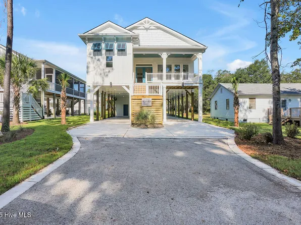 337 NE 48th Street, Oak Island, NC 28465