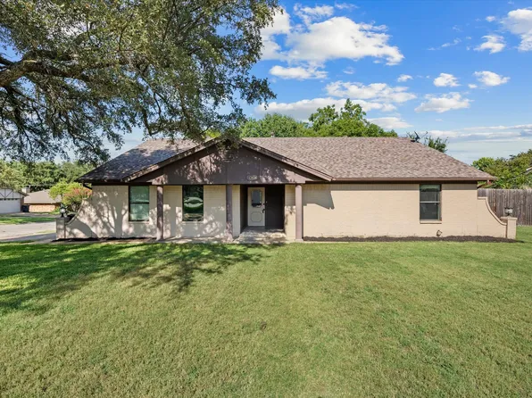 1001 Hyde Park Blvd, Cleburne, TX 76033