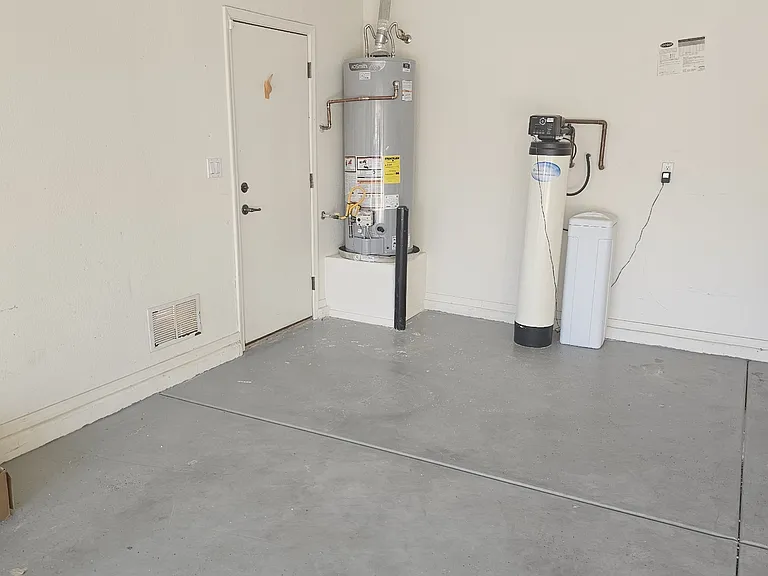 44304 W Vineyard St — Photo 18
