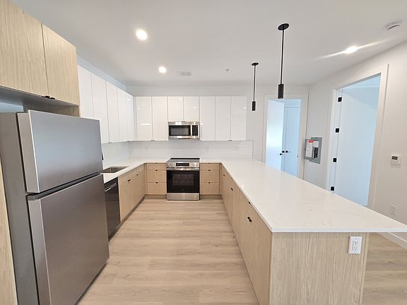 2nd image of 450 Scotland Rd #7K