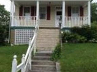 879 Market St, Mount Wolf, PA 17347