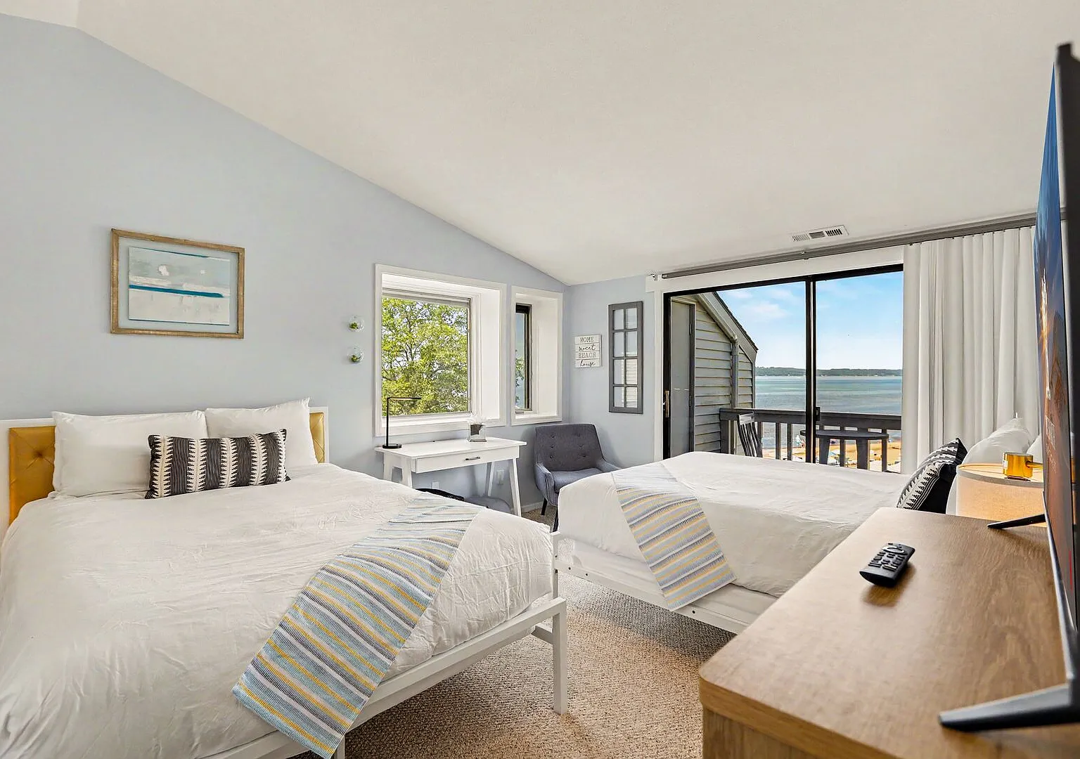 1 bed, 708 sqft, $2,100 — Photo 3