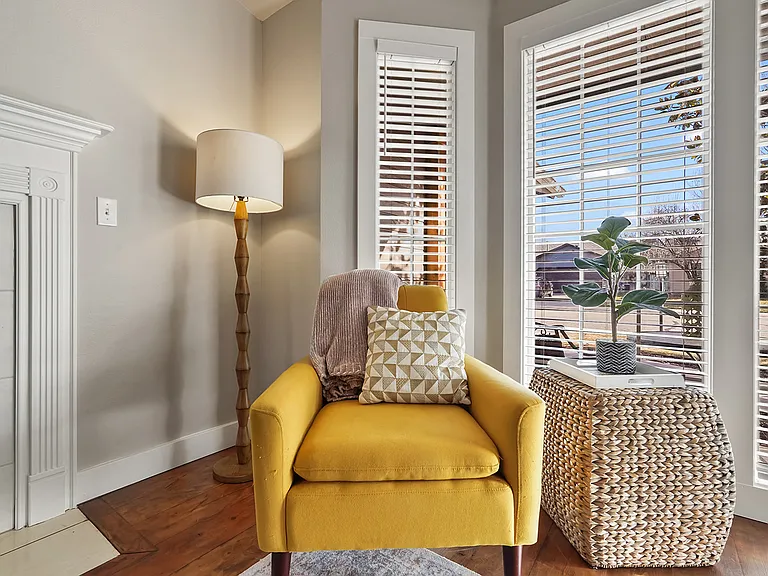 6871 N Fairfax Ave — Photo 21
