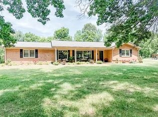 1120 Westwood Dr, Lawrenceburg, KY 40342