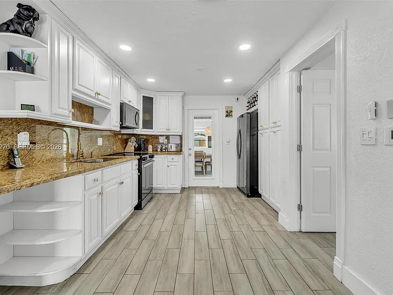 7420 Hope St — Photo 11