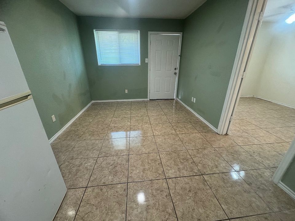 1st image of 115-1601 E Central Texas Expy