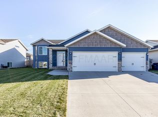 4420 17th St S, Moorhead, MN 56560