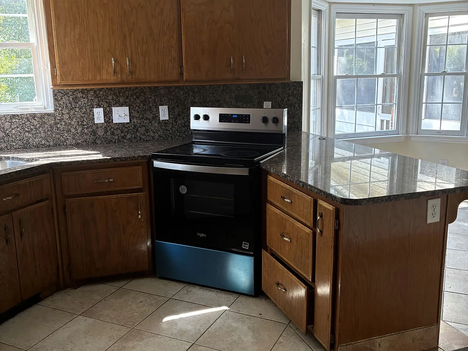 5 bed, 1762 sqft, $3,300 — Photo 3
