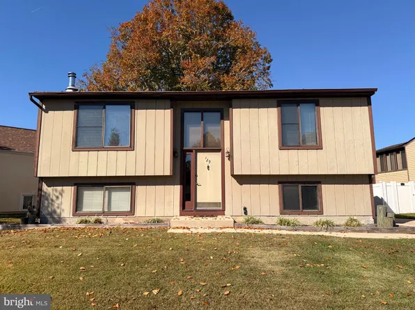 129 Holly Cir, Baltimore, MD 21221