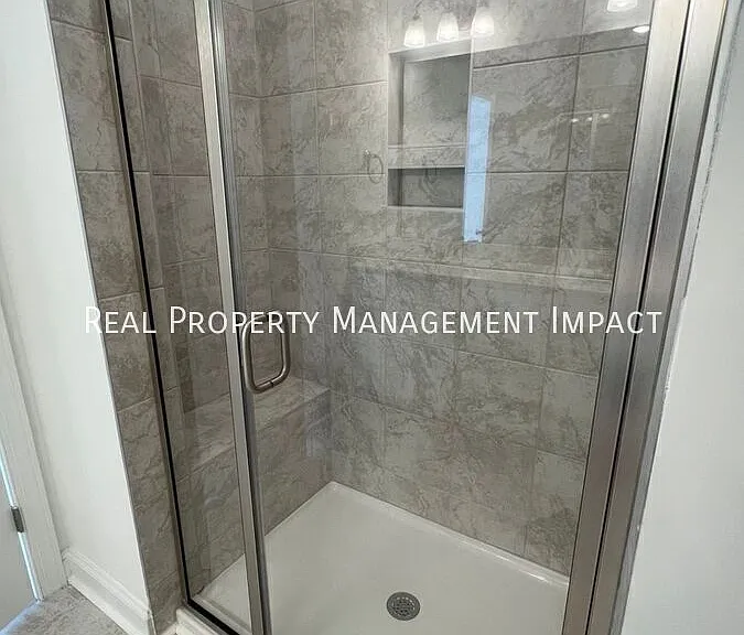 616 Market Grove Dr #100 — Photo 37