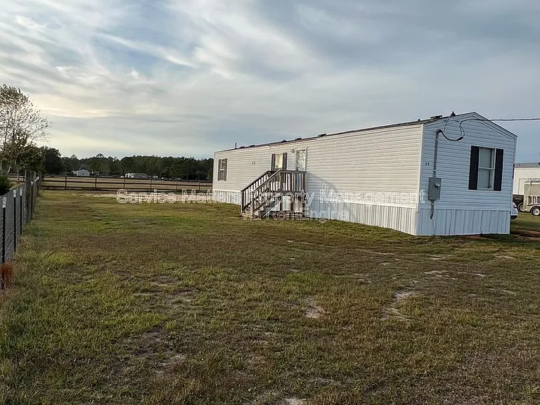 4819 Douglas Dr — Photo 2